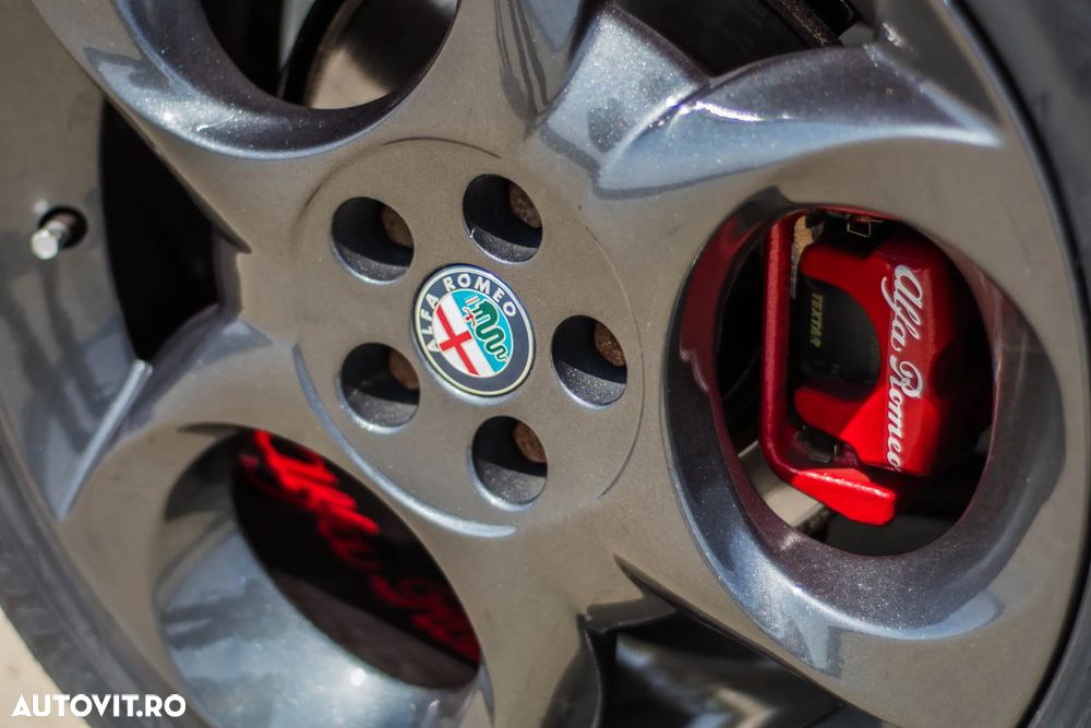 Alfa Romeo GT 2.0 JTS CM Distinctive - 20