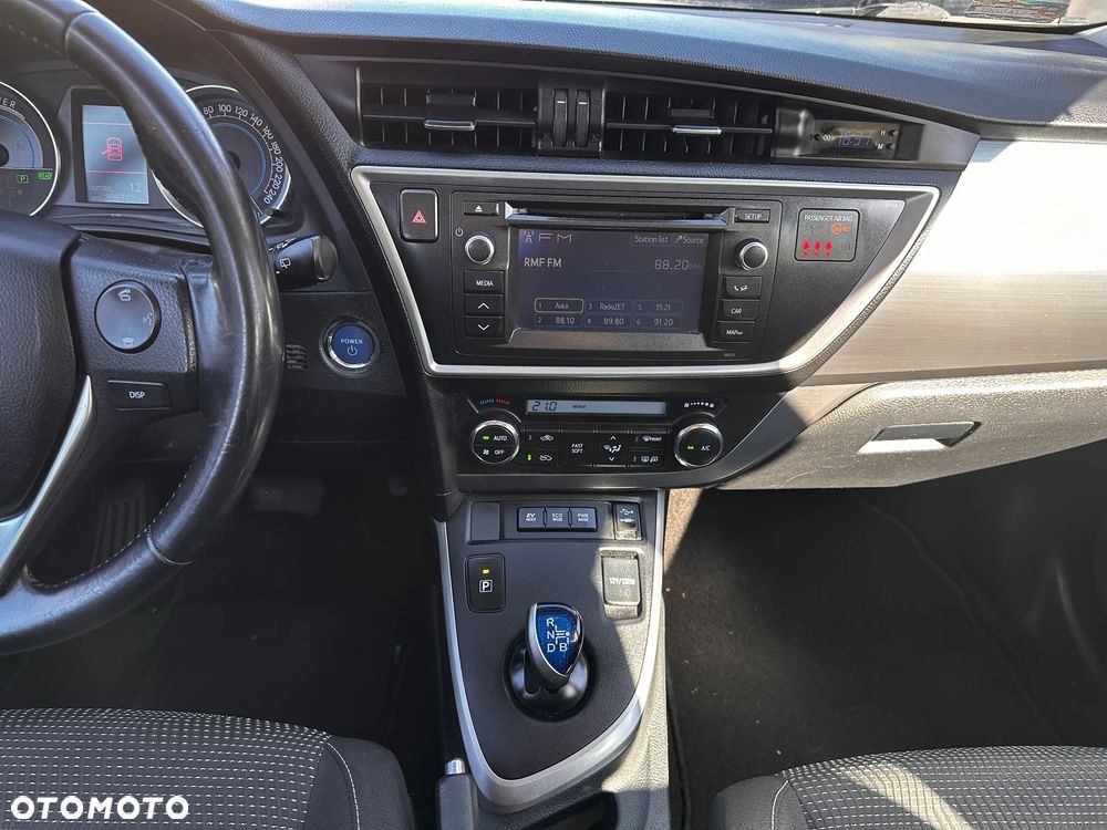Toyota Auris - 13