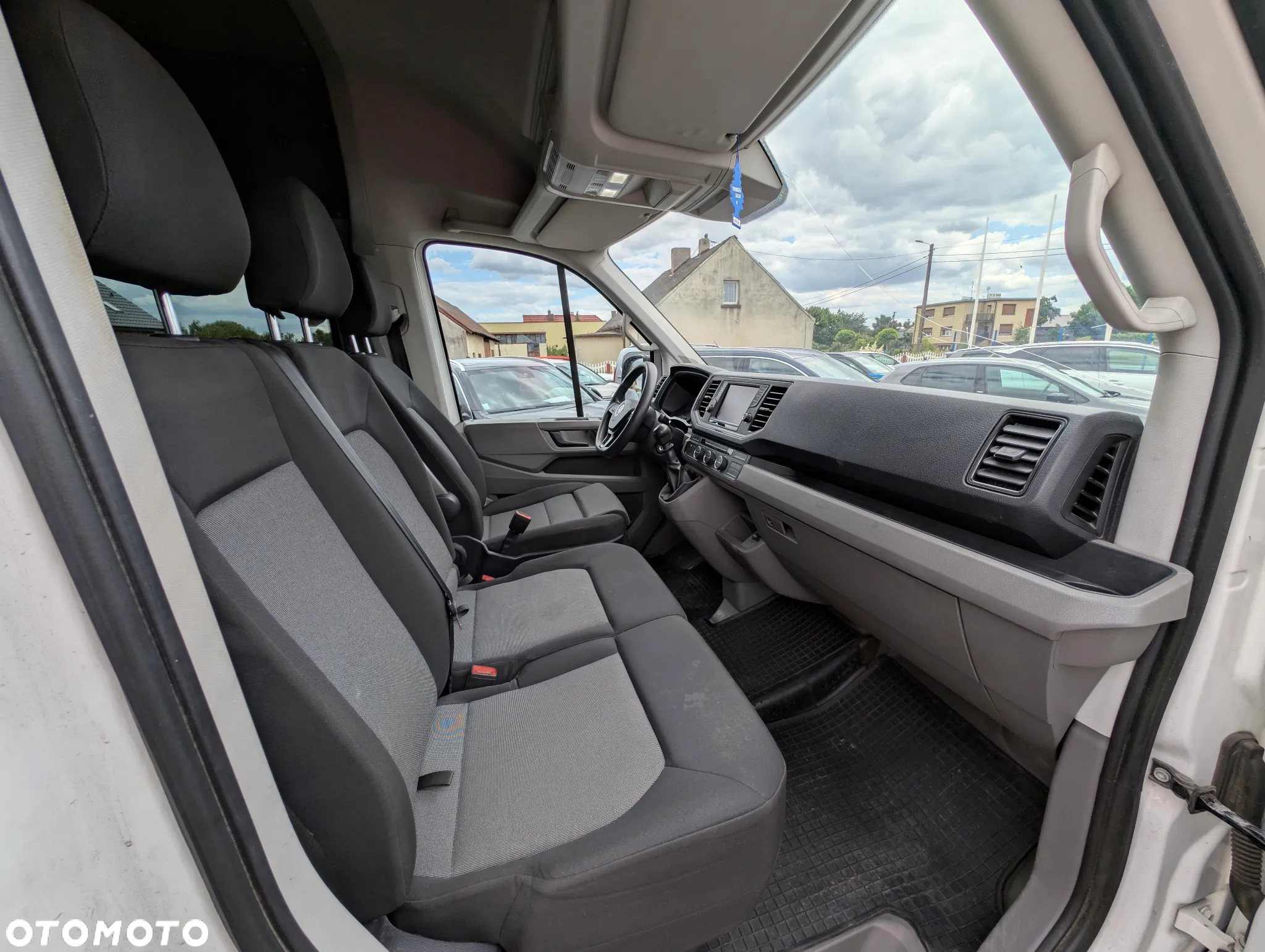 Volkswagen Crafter brygadówka 6 osób, ładowność 1177kg, Krajowy - 17