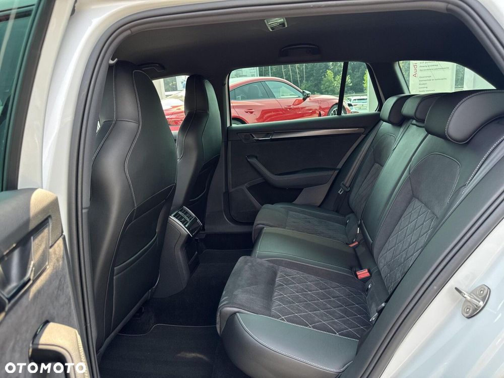 Skoda Superb 2.0 TDI SCR 4x4 Sportline DSG - 12