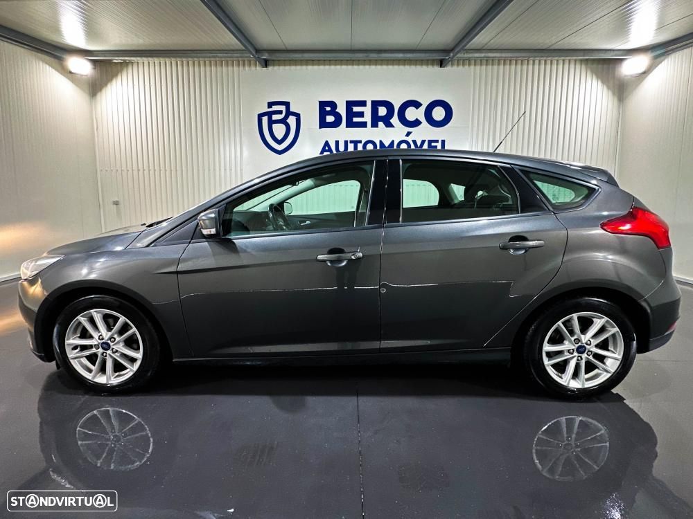 Ford Focus 1.6 TDCi Titanium — fotografia 12