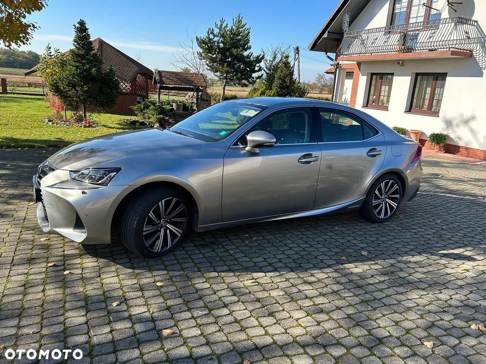 Lexus IS 300h Executive Line - 25