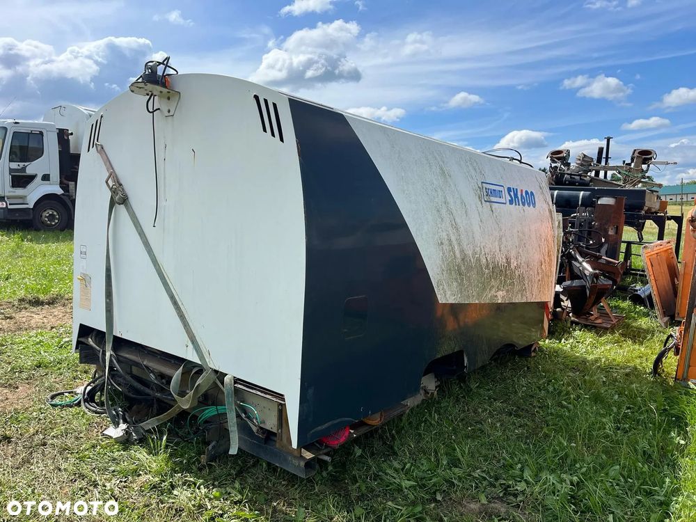 Zabudowa Zamiatarki Marki Schmidt SK600 Zamiatarka Możliwość Transportu - 2