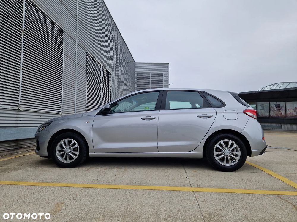 Hyundai i30 1.5 DPI Classic + - 7