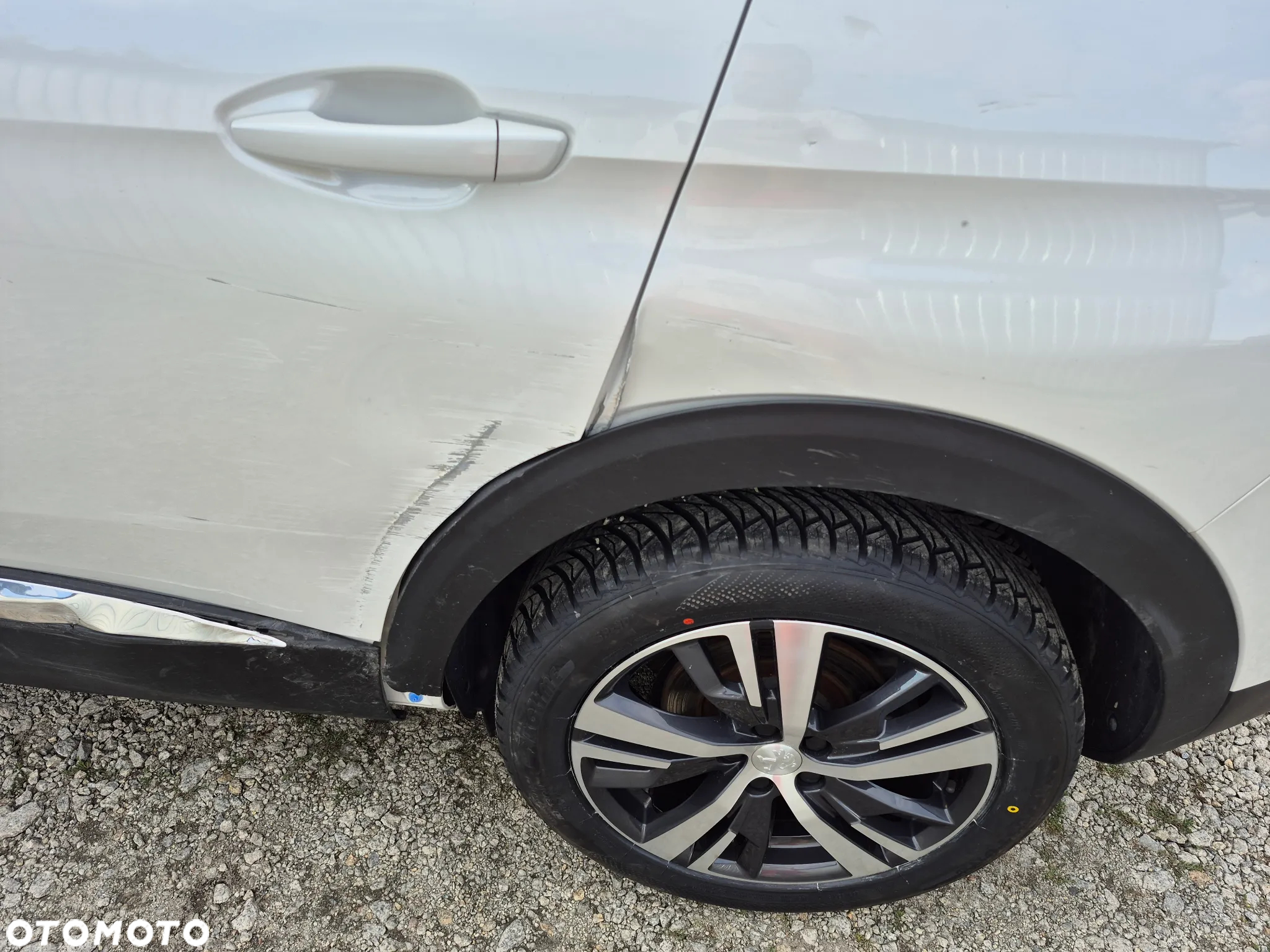 Peugeot 3008 1.5 BlueHDi Allure Pack S&S EAT8 - 21