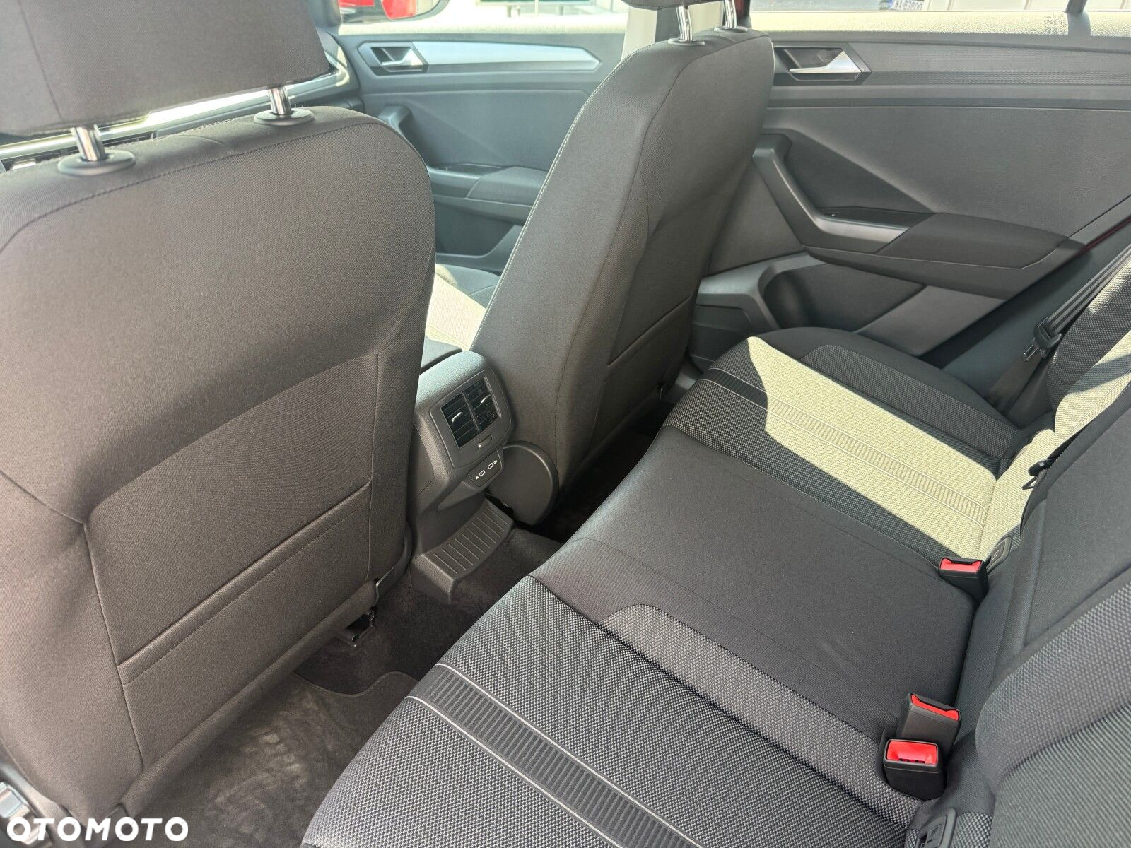 Volkswagen T-Roc - 20