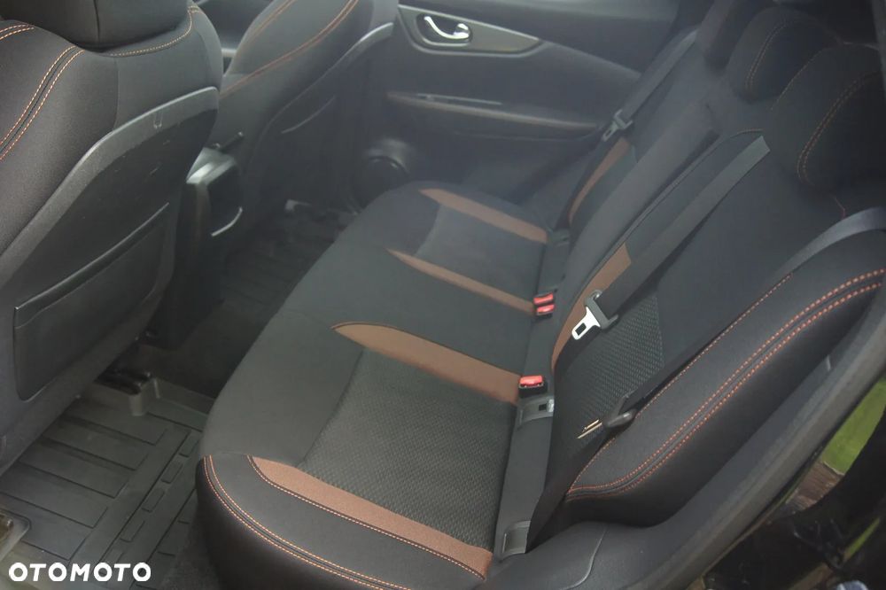 Nissan Qashqai 1.3 DIG-T N-Motion - 32