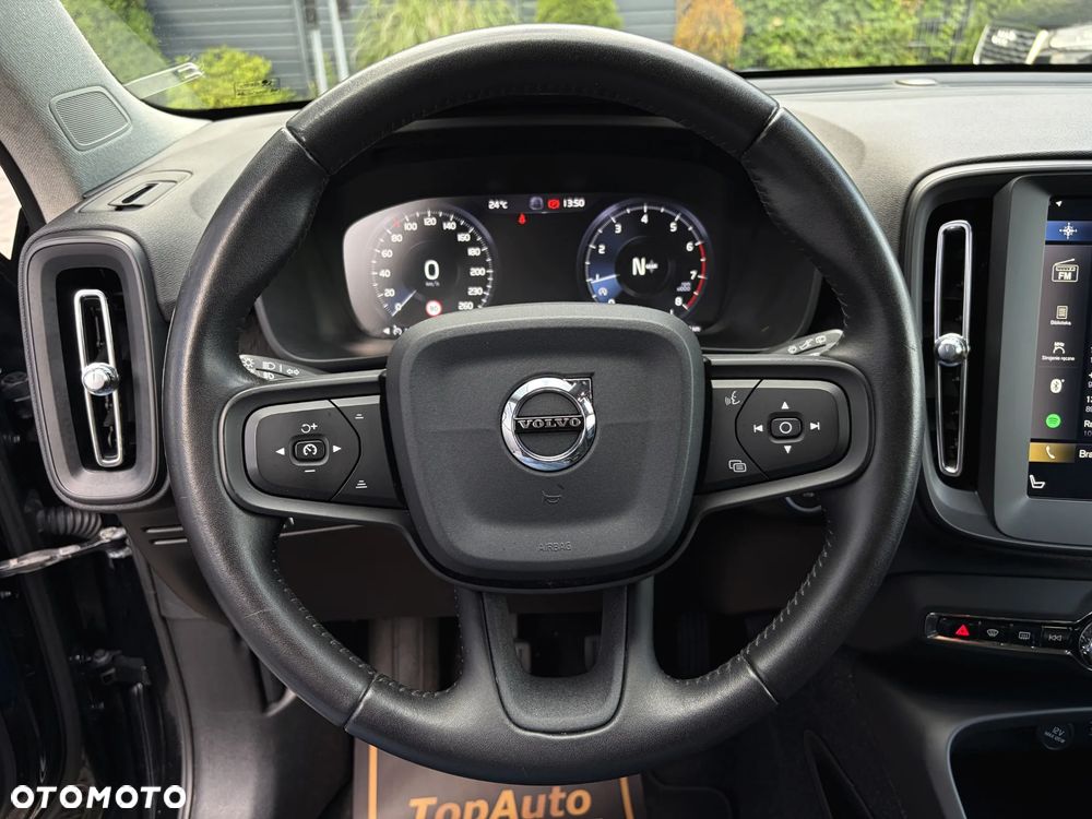 Volvo XC 40 T3 Momentum - 22