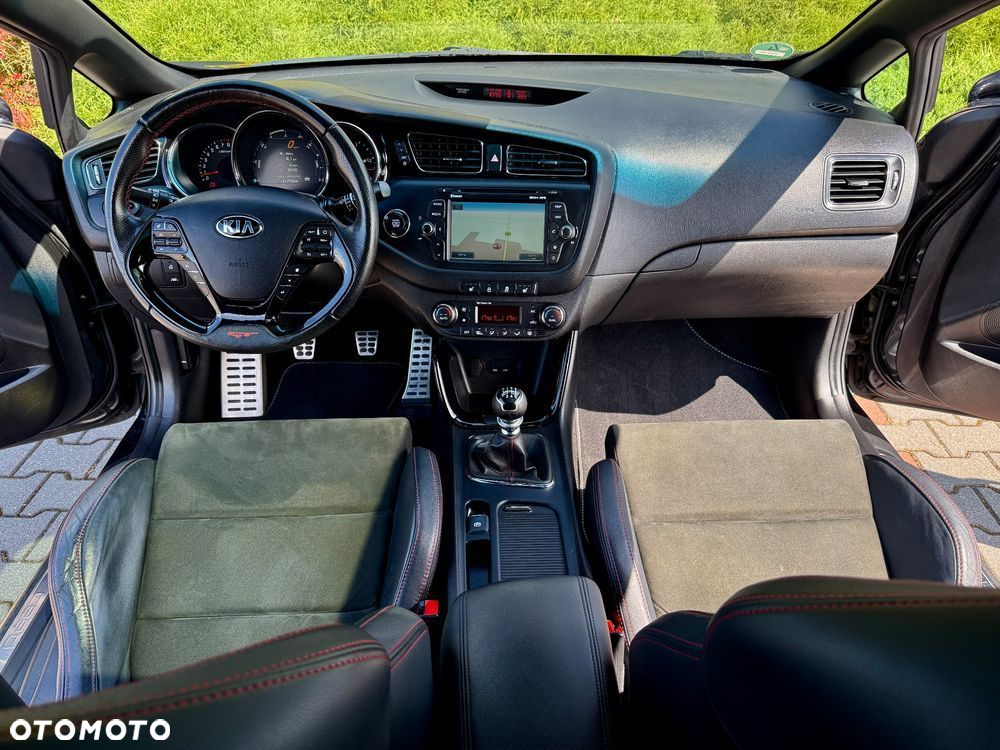 Kia Ceed 1.6 T-GDI GT - 22
