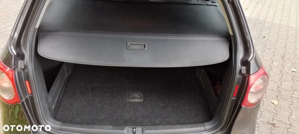 Volkswagen Passat 1.9 TDI Highline - 2