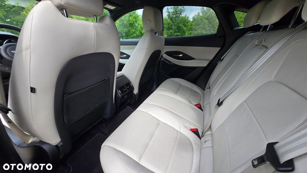 Jaguar E-Pace 2.0 i4D AWD R-Dynamic - 19