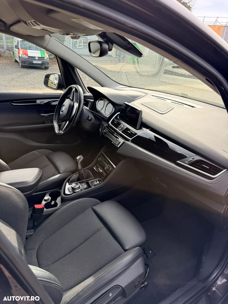 BMW Seria 2 216i Sport Line - 9