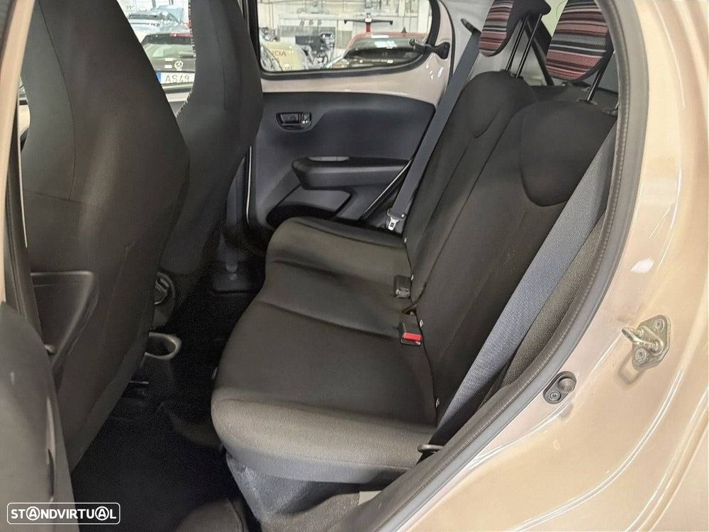Citroën C1 1.0 VTi Shine — fotografia 10