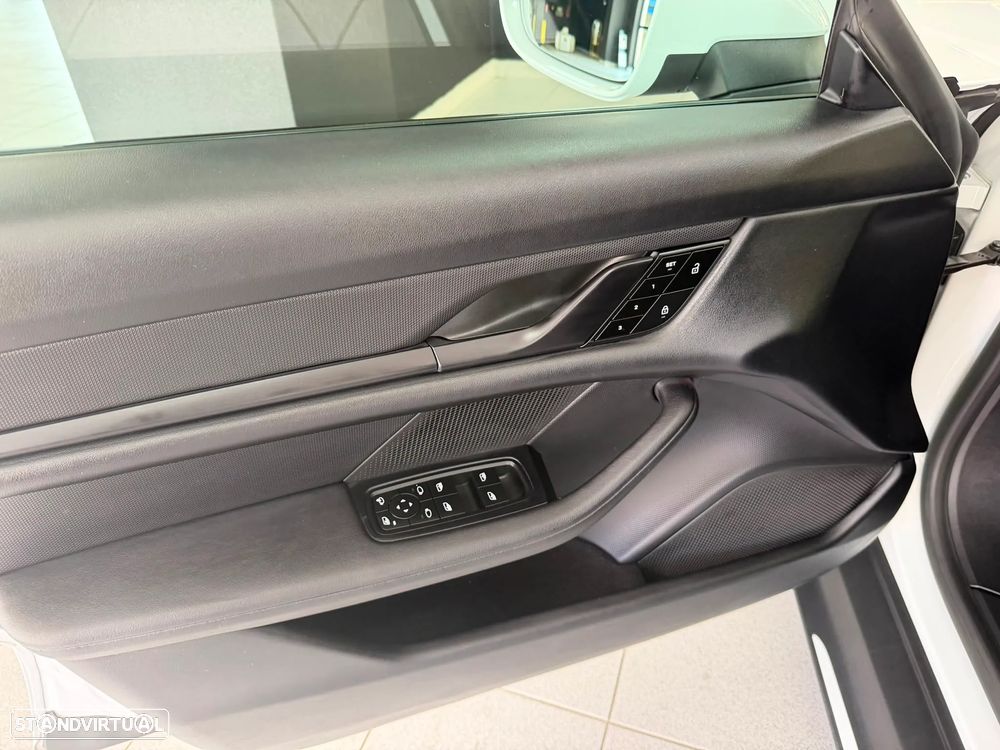 Porsche Taycan Bateria Performance Plus - 23