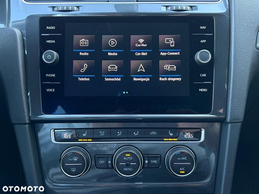 Volkswagen Golf - 26