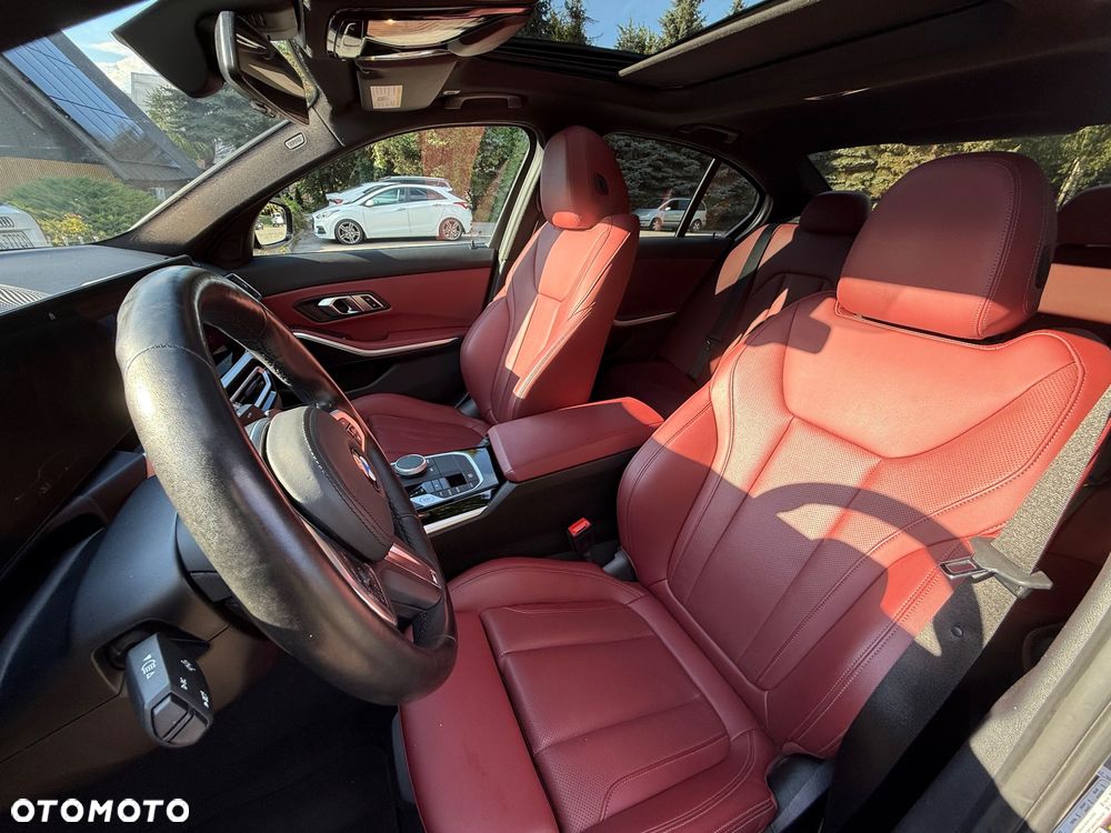 BMW Seria 3 330i xDrive M Sport Sport - 16