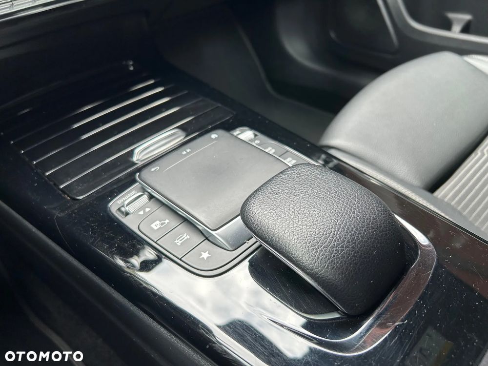 Mercedes-Benz Klasa A 200 AMG Line 7G-DCT - 31
