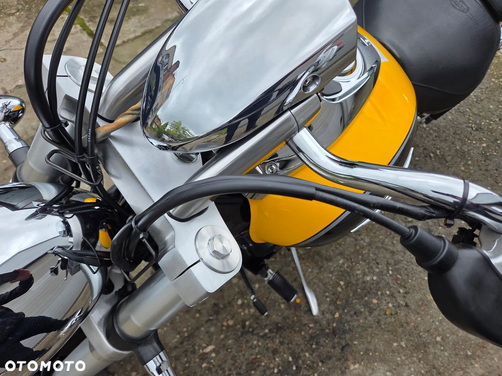 Suzuki Intruder - 30