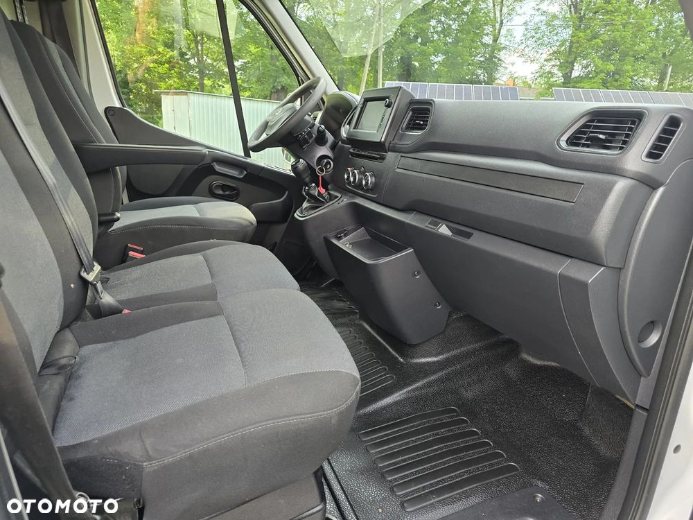 Nissan Interstar - 25