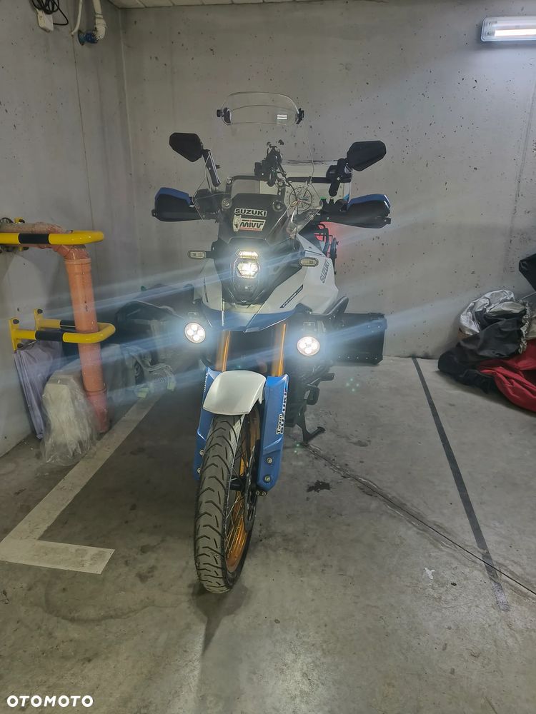 Suzuki V-STROM - 7