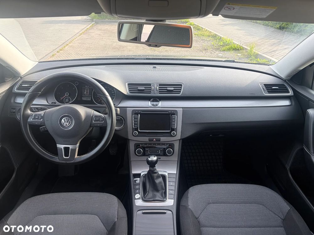 Volkswagen Passat 2.0 TDI Comfortline - 16