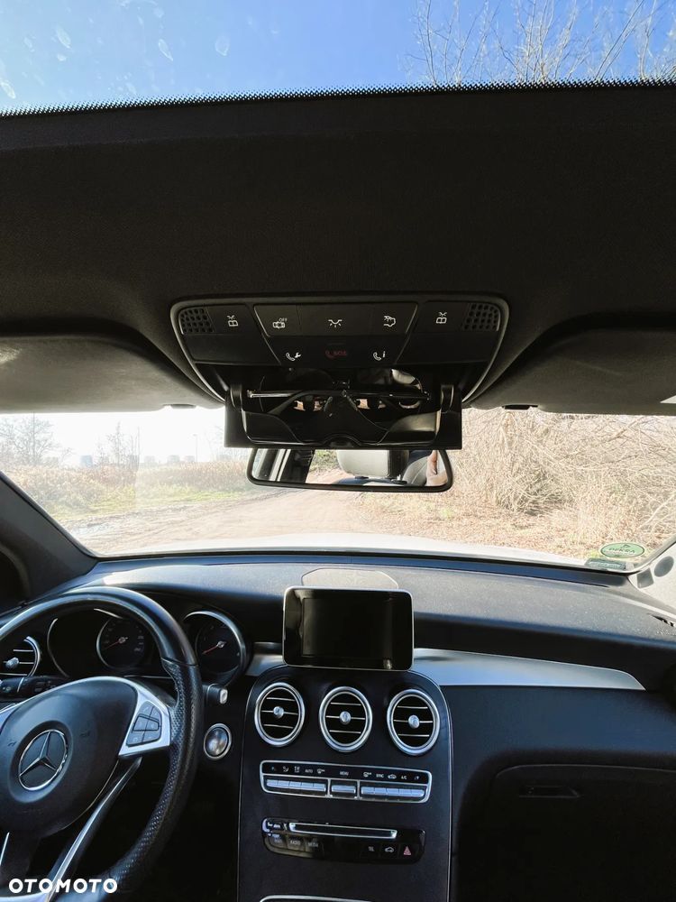 Mercedes-Benz GLC - 27