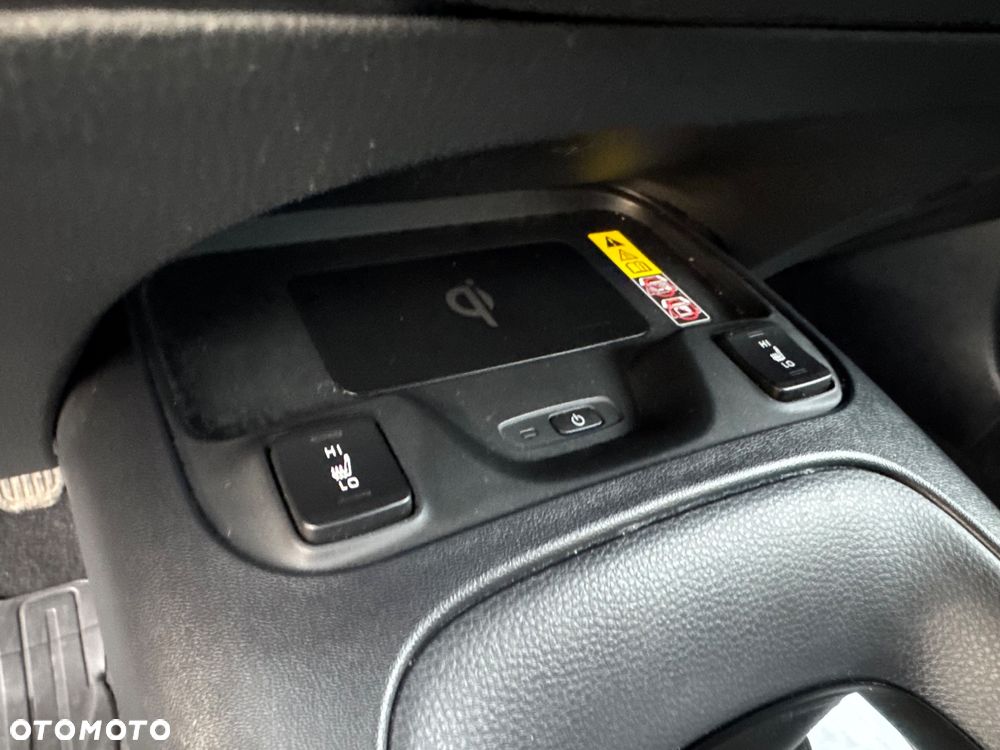 Toyota Corolla 1.8 Hybrid Comfort - 28