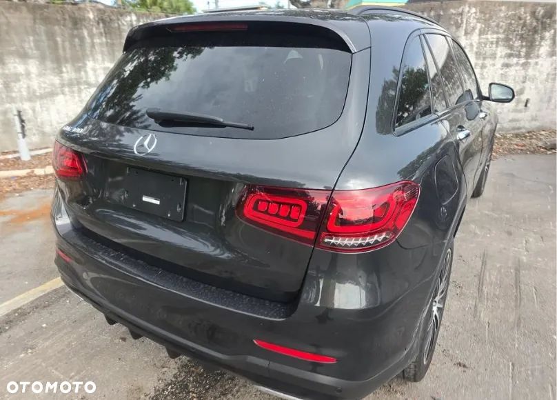 Mercedes-Benz GLC 300 4Matic 9G-TRONIC AMG Line - 4