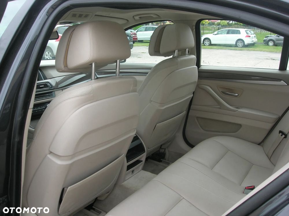 BMW Seria 5 525d xDrive Sport-Aut Luxury Line - 17