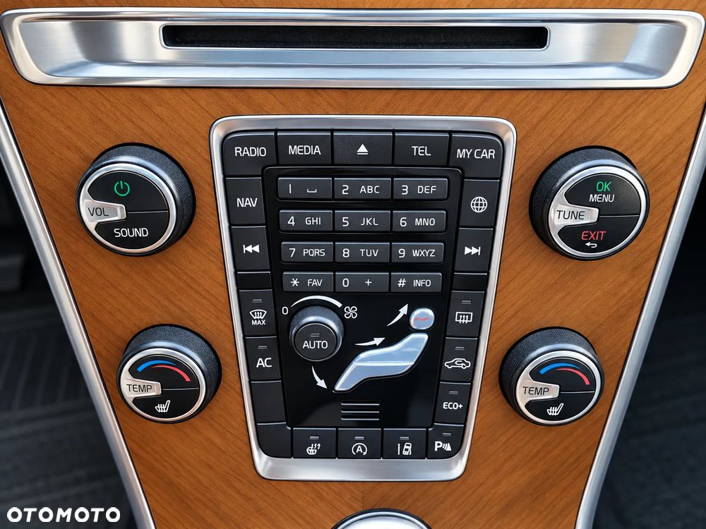 Volvo XC 60 D4 Drive-E Momentum - 18
