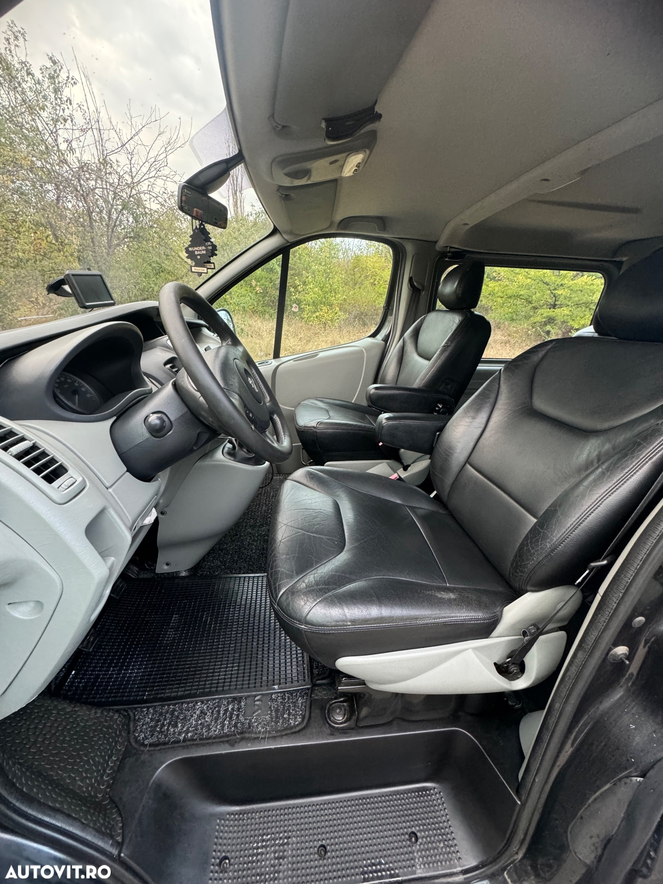 Opel Vivaro 2.5 CDTI L2H1 Life Cosmo - 17