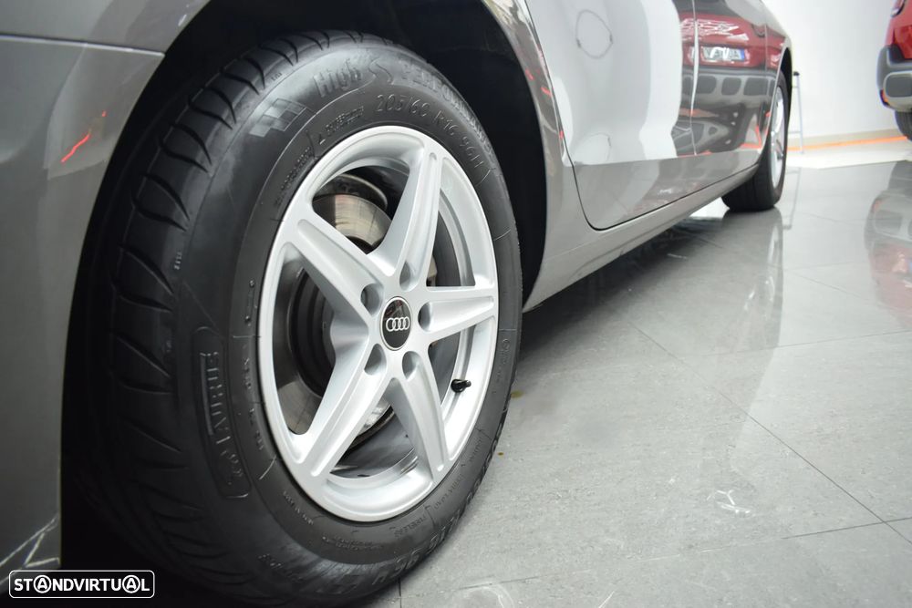 Audi A4 Avant 35 TDI S tronic - 5