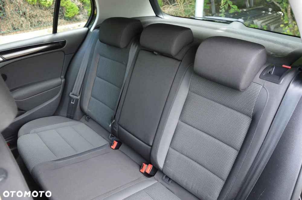 Volkswagen Golf - 22