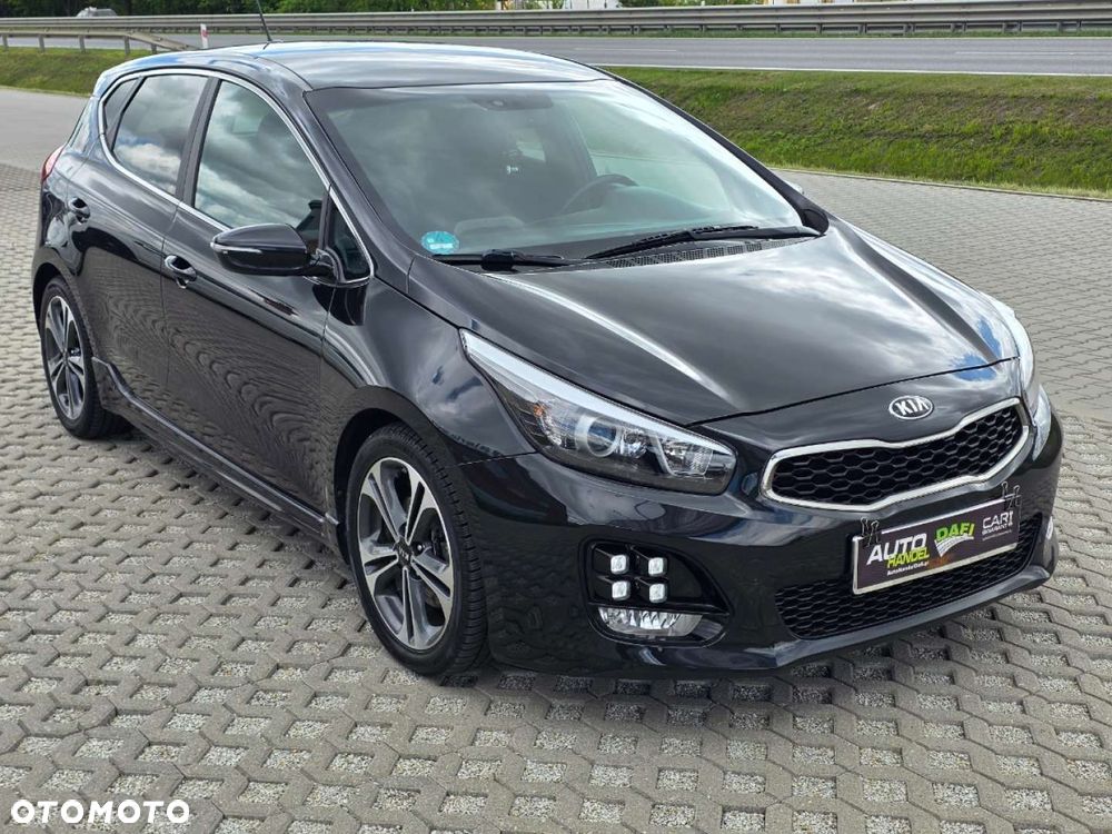 Kia Ceed - 35