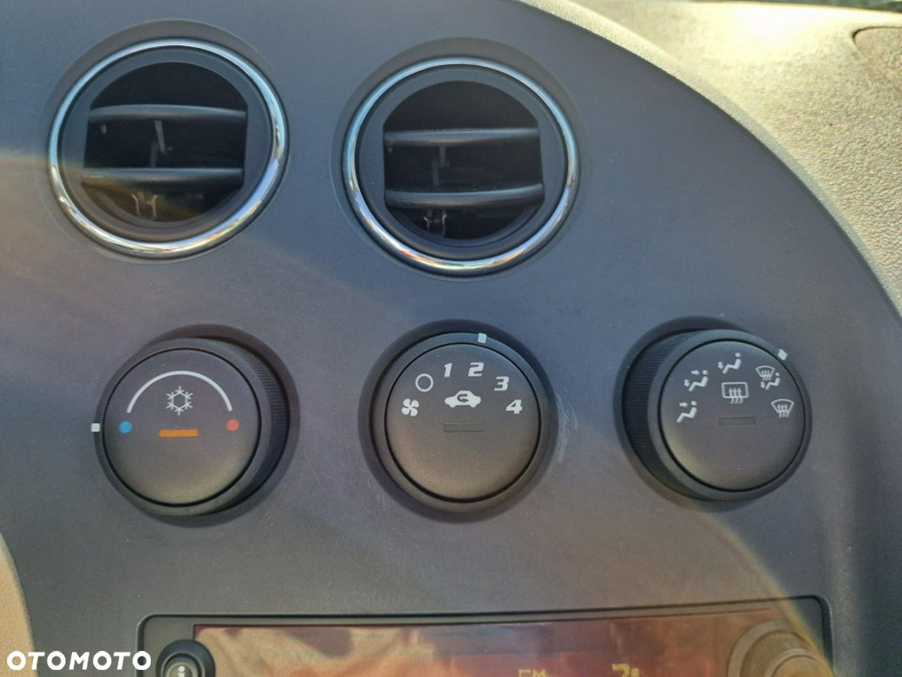 Pontiac Solstice - 33