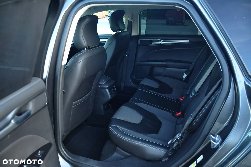 Ford Mondeo 2.0 EcoBlue Titanium - 34