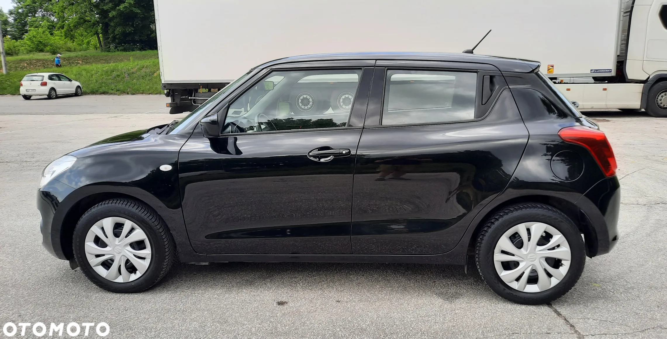 Suzuki Swift 1.2 Premium Plus - 11
