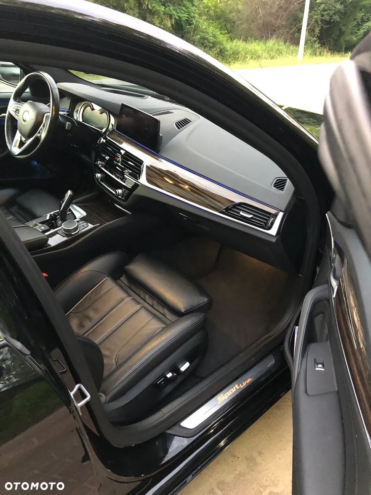 BMW Seria 5 530i xDrive Sport Line - 10