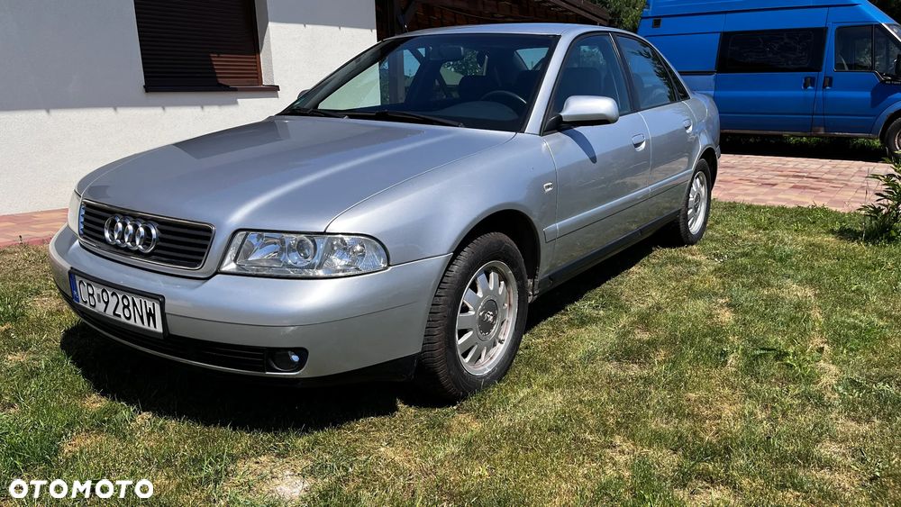 Audi A4 Limousine - 1