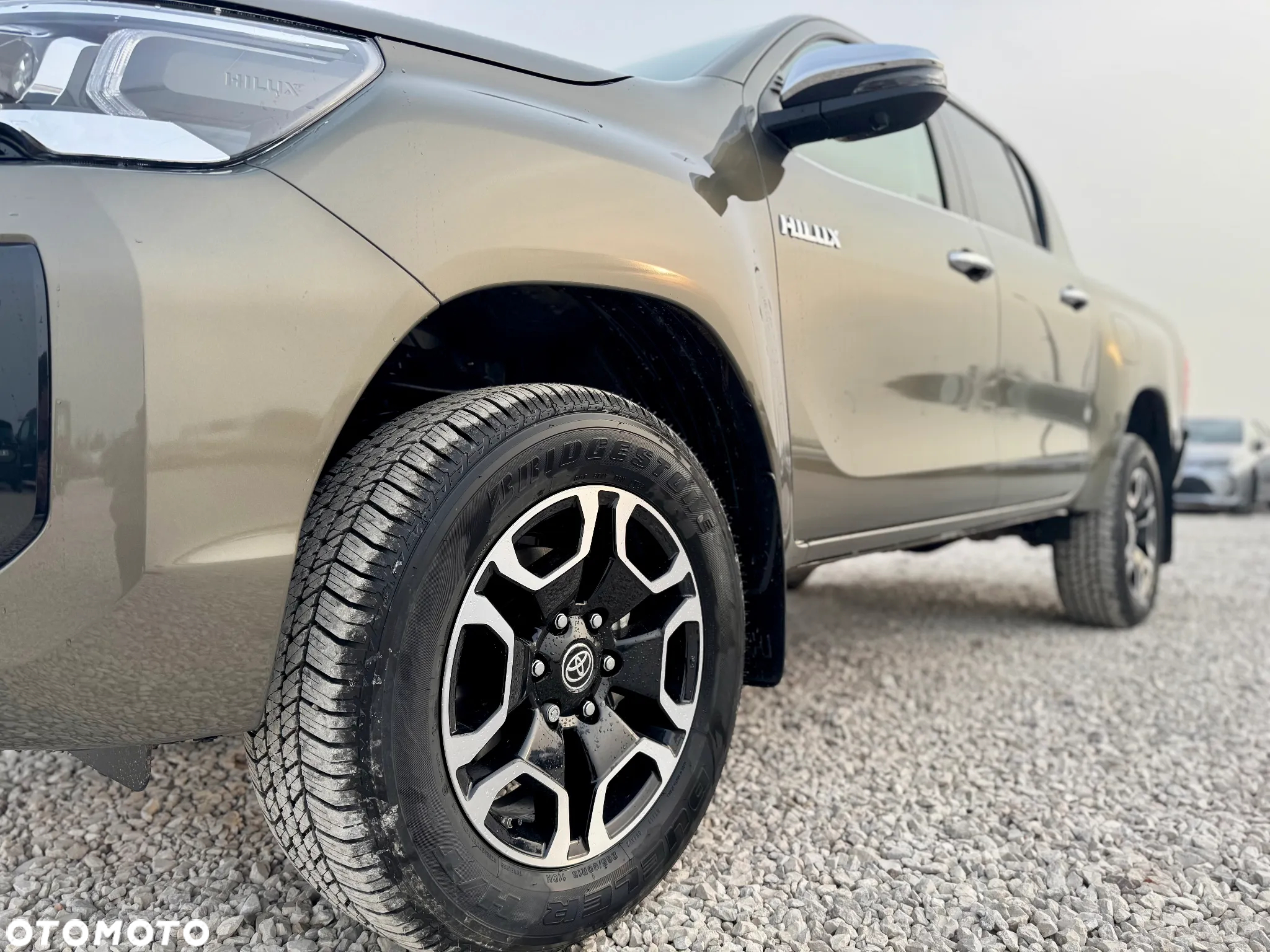 Toyota Hilux - 10