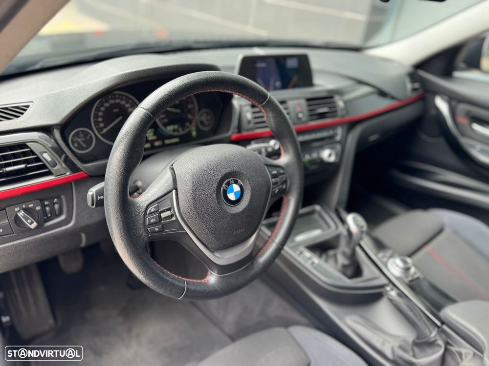 BMW 318 d Sport Line - 11