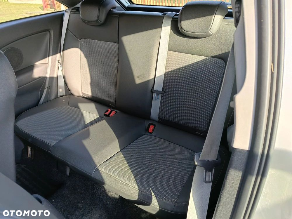 Opel Corsa 1.2 16V Enjoy - 20