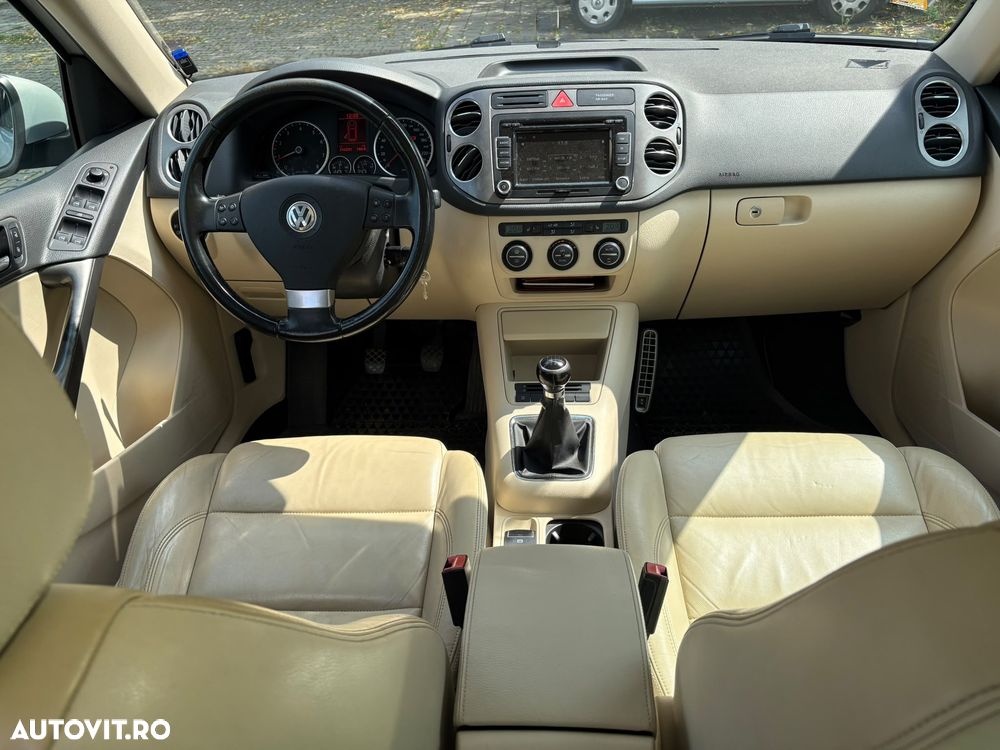 Volkswagen Tiguan - 4