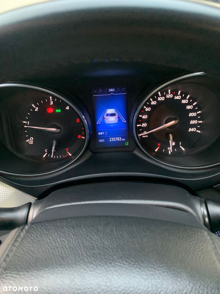 Toyota Avensis 2.0 D-4D Active Business - 7