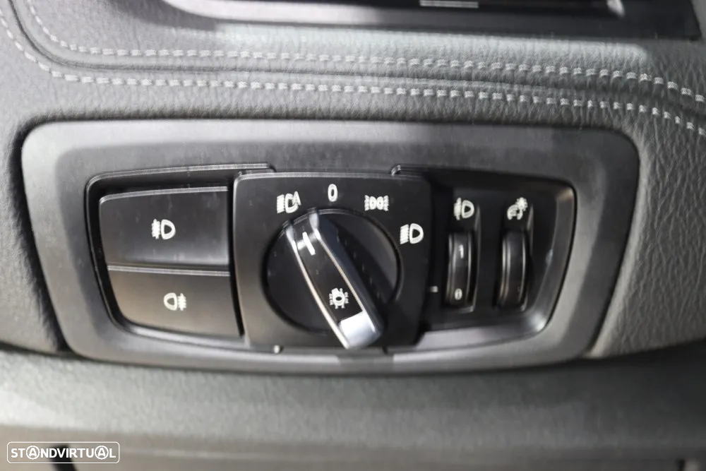 BMW 218 Active Tourer d Line Luxury - 18