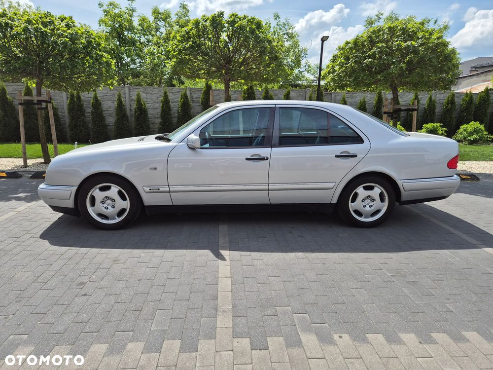 Mercedes-Benz Klasa E - 4