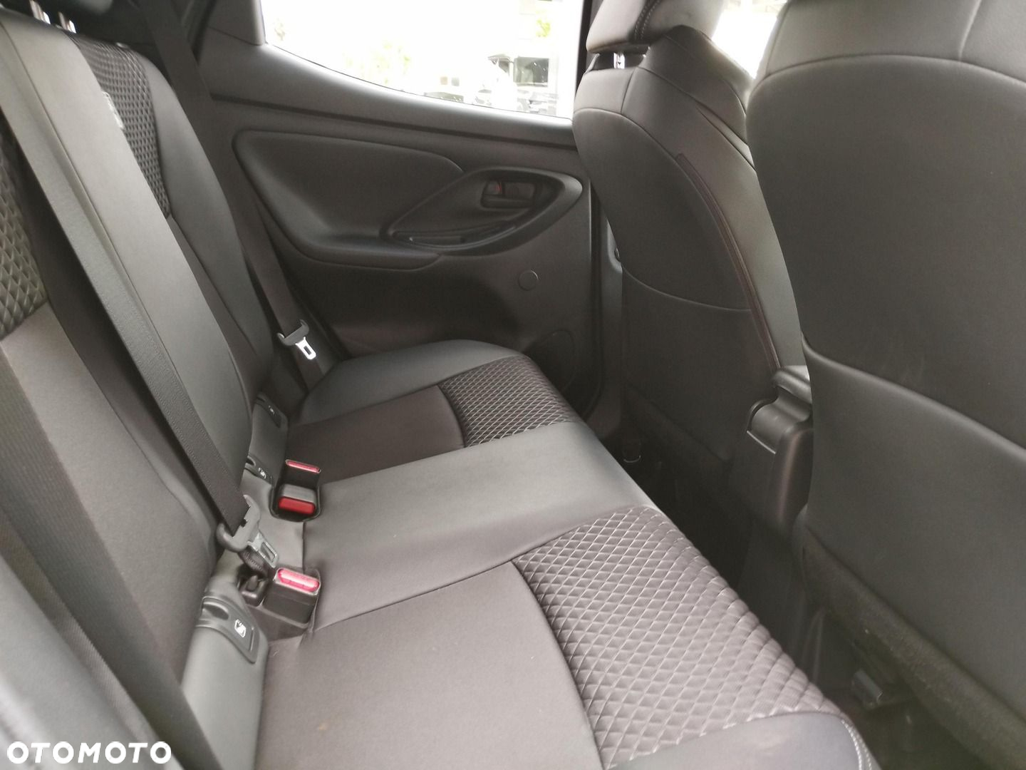Toyota Yaris Hybrid 1.5 Selection Style - 12