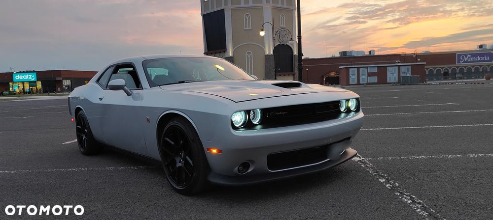 Dodge Challenger - 29