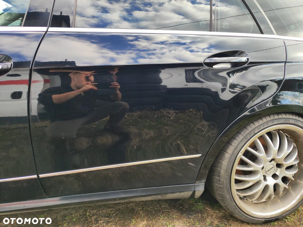 drzwi tył lewe / prawe kompletne (jak na aucie) CZARNE 040 do MERCEDES w212 09- e klasa KOMBI - 1