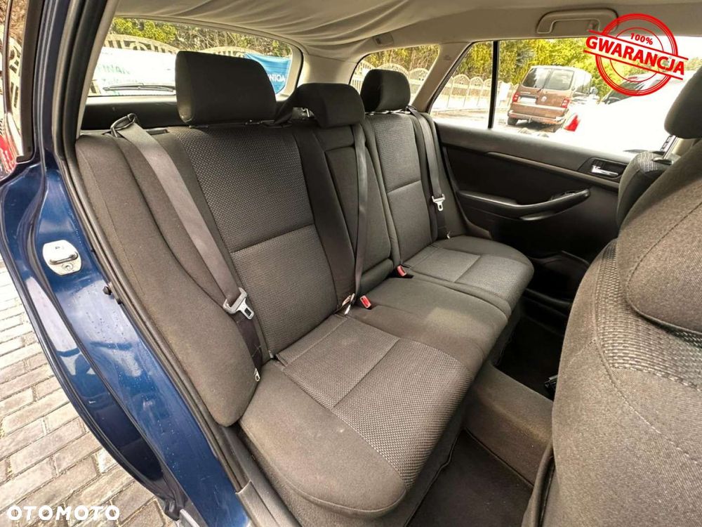 Toyota Avensis - 27